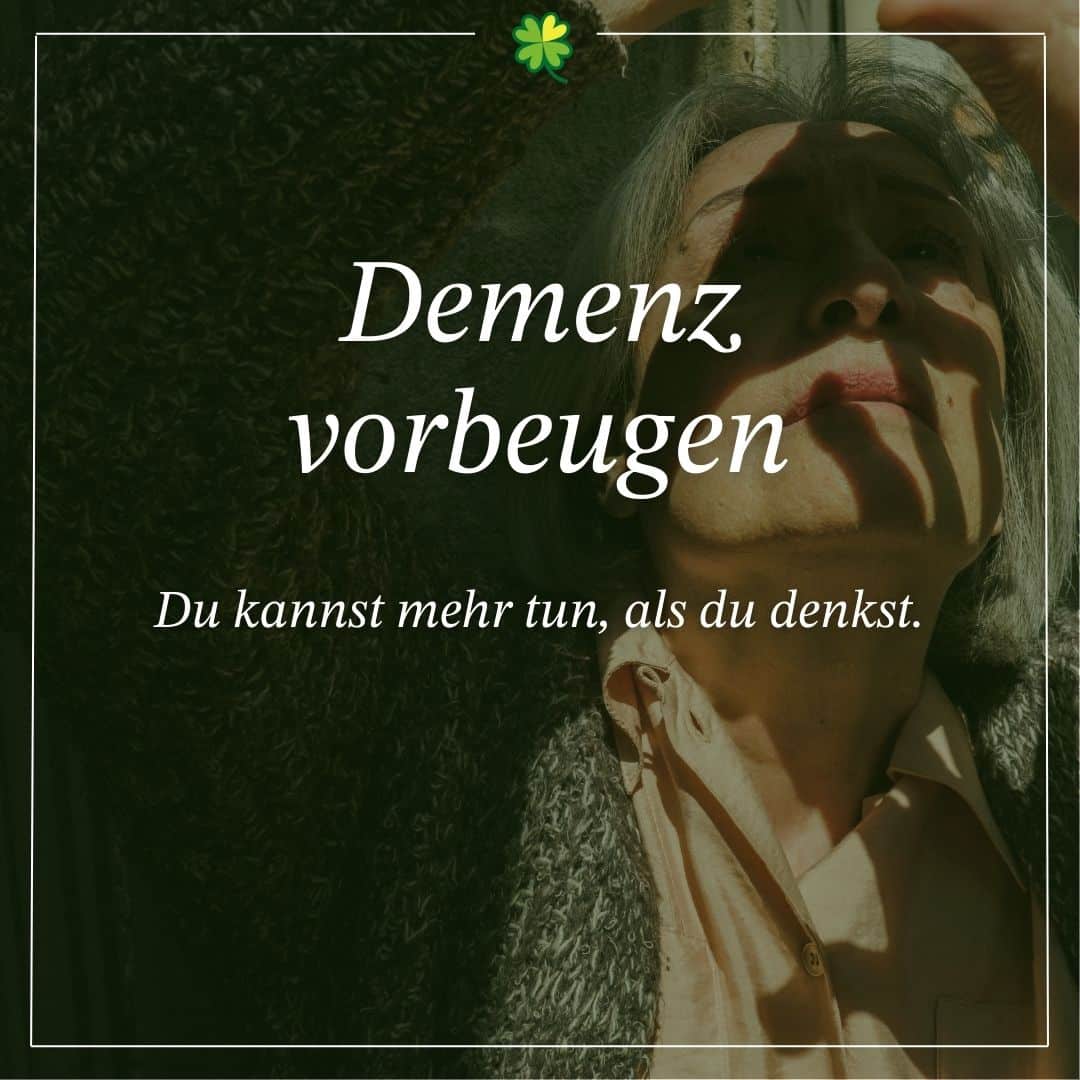 Frau im Schatten mit Sonnenstrahlen im Gesicht. Text: Demenz vorbeugen: Du kannst mehr tun, als du denkst. – McSpirit